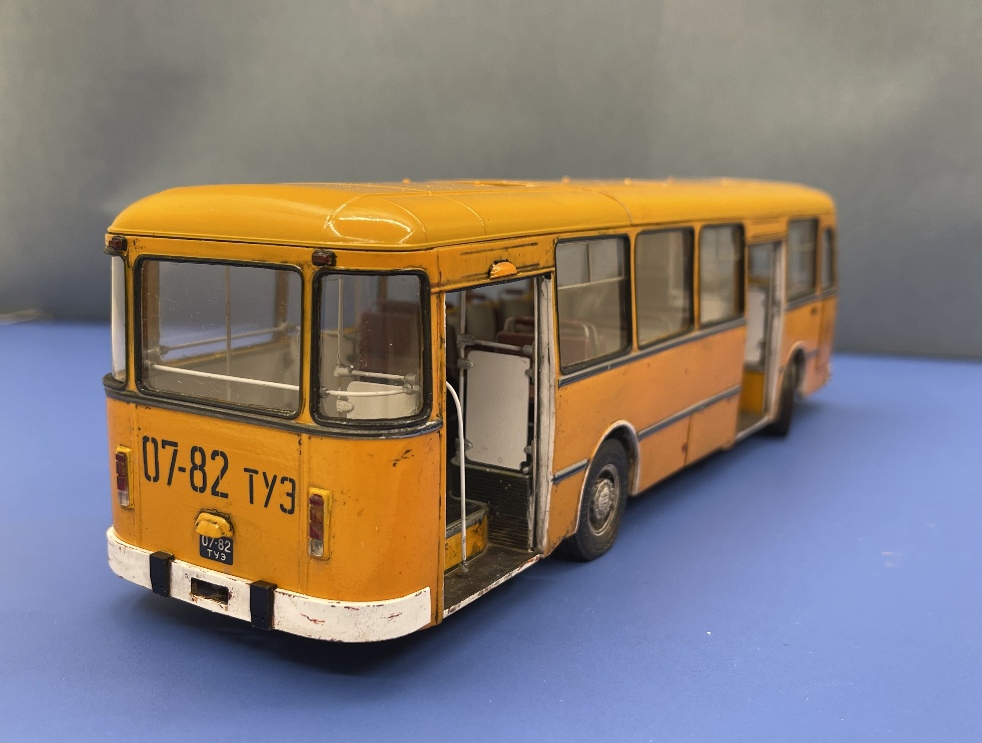 Советский автобус Kit1 (677 М)
